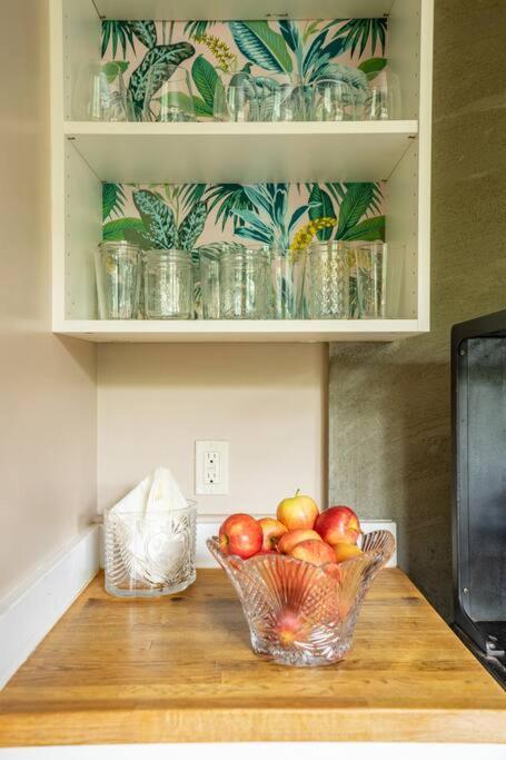 Charming 1Bd Suite In Capitol Hill - Foxglove Inn Сиэтл Экстерьер фото