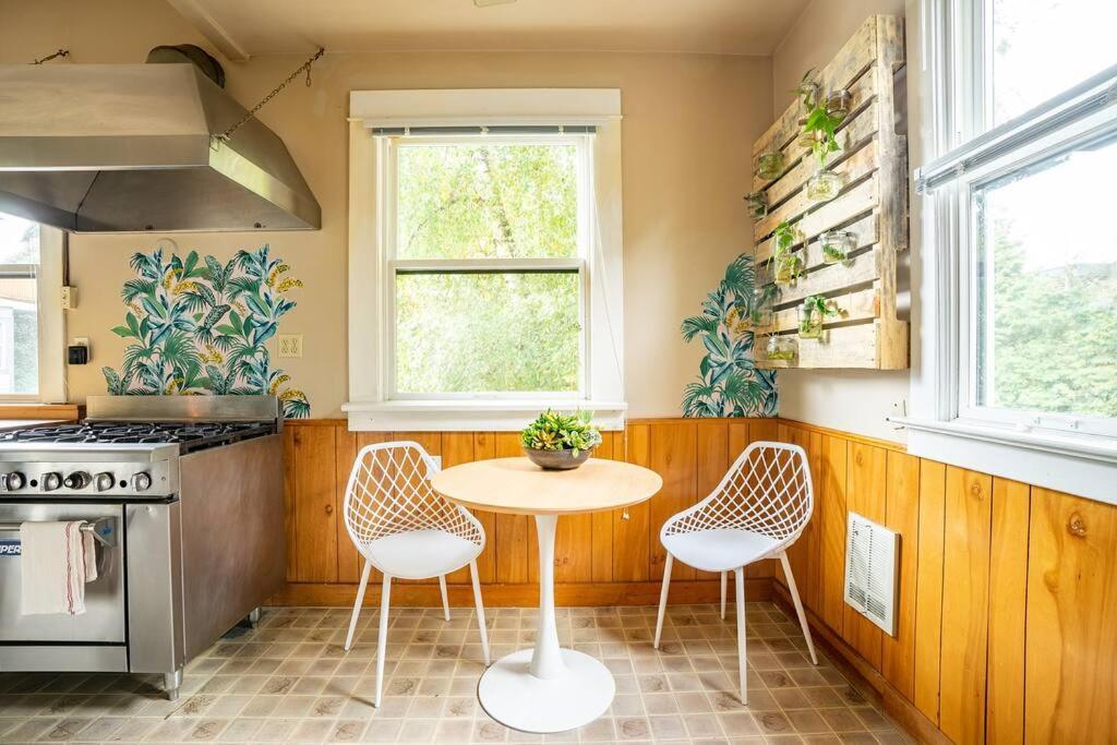 Charming 1Bd Suite In Capitol Hill - Foxglove Inn Сиэтл Экстерьер фото