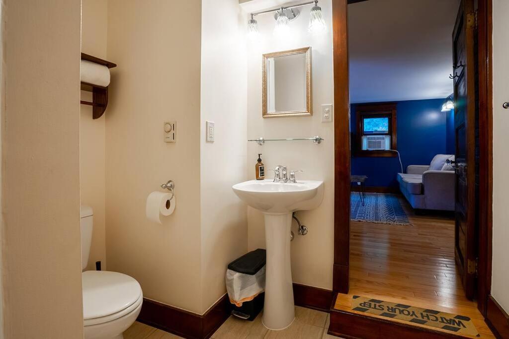 Charming 1Bd Suite In Capitol Hill - Foxglove Inn Сиэтл Экстерьер фото