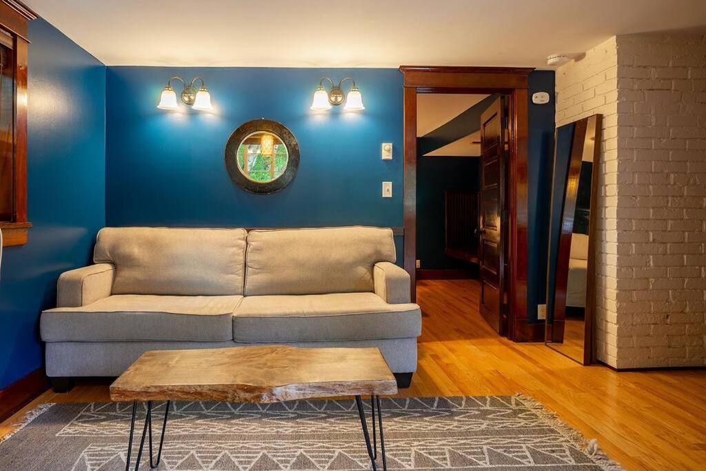 Charming 1Bd Suite In Capitol Hill - Foxglove Inn Сиэтл Экстерьер фото