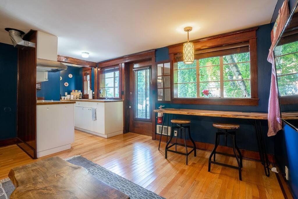 Charming 1Bd Suite In Capitol Hill - Foxglove Inn Сиэтл Экстерьер фото